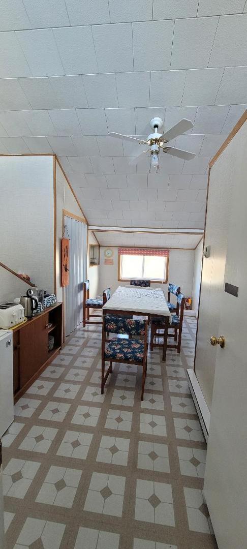 Polar Bear Bed And Breakfast เชอร์ชิล ภายนอก รูปภาพ