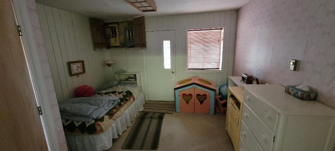 Polar Bear Bed And Breakfast เชอร์ชิล ภายนอก รูปภาพ