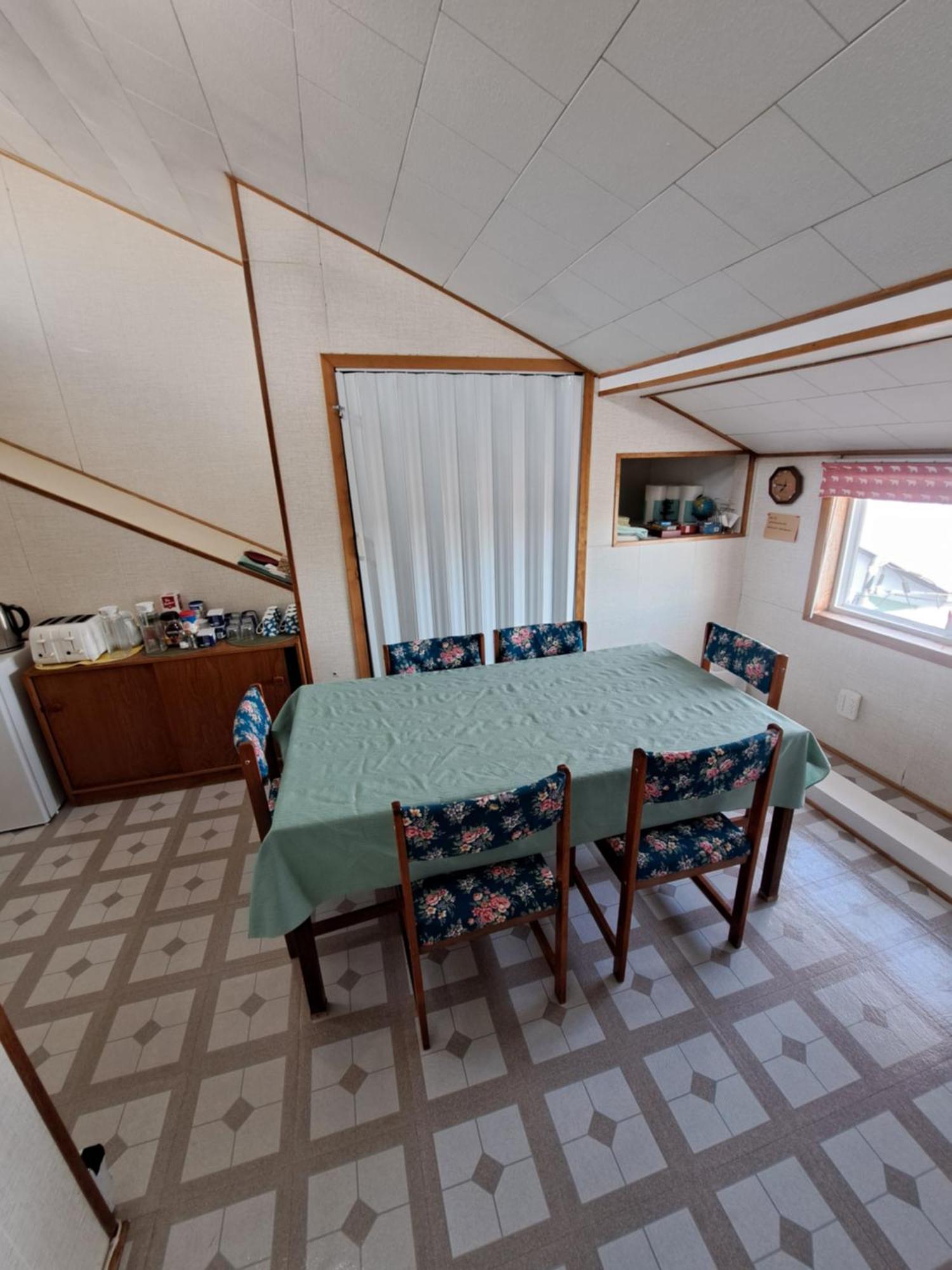 Polar Bear Bed And Breakfast เชอร์ชิล ภายนอก รูปภาพ